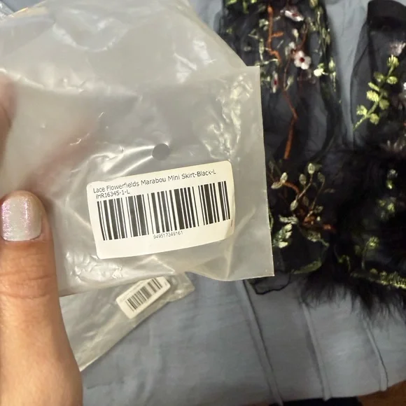 iHeartRaves Black Floral Embroidered Set W/ Flower Choker - Picture 4 of 5